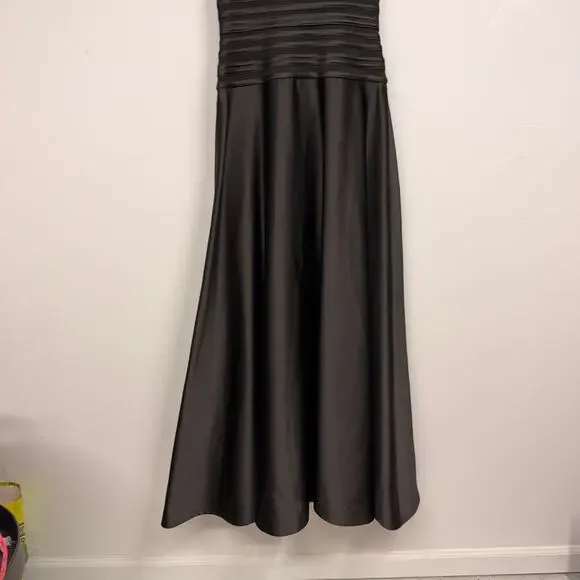 VTG Tadashi Shoji Black Halterneck Long Formal Gown SZ 2 Event Paneled Dress EUC - Picture 7 of 11